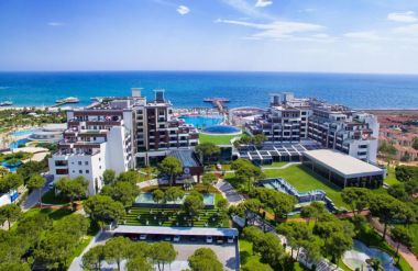 SELECTUM LUXURY RESORT